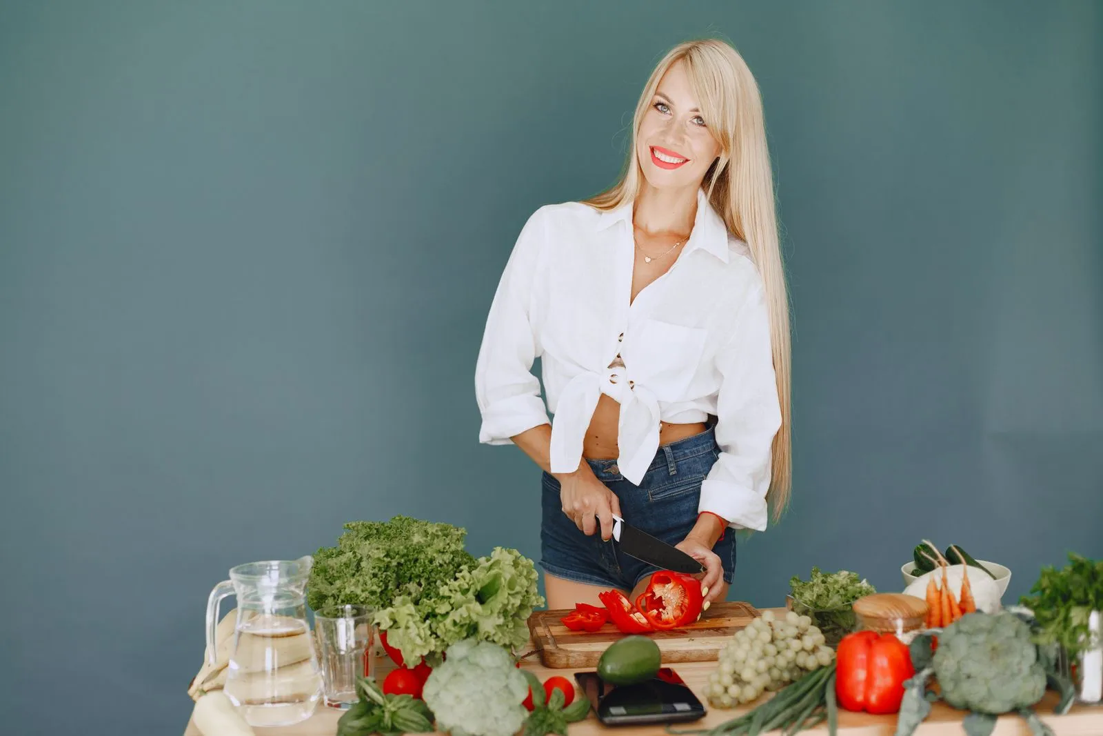Ce que l'alimentation fait vraiment à la peau, et ce qu'aucun complément ne remplacera.